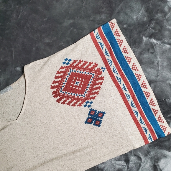Tribal Pancho Top - Picture 3 of 4